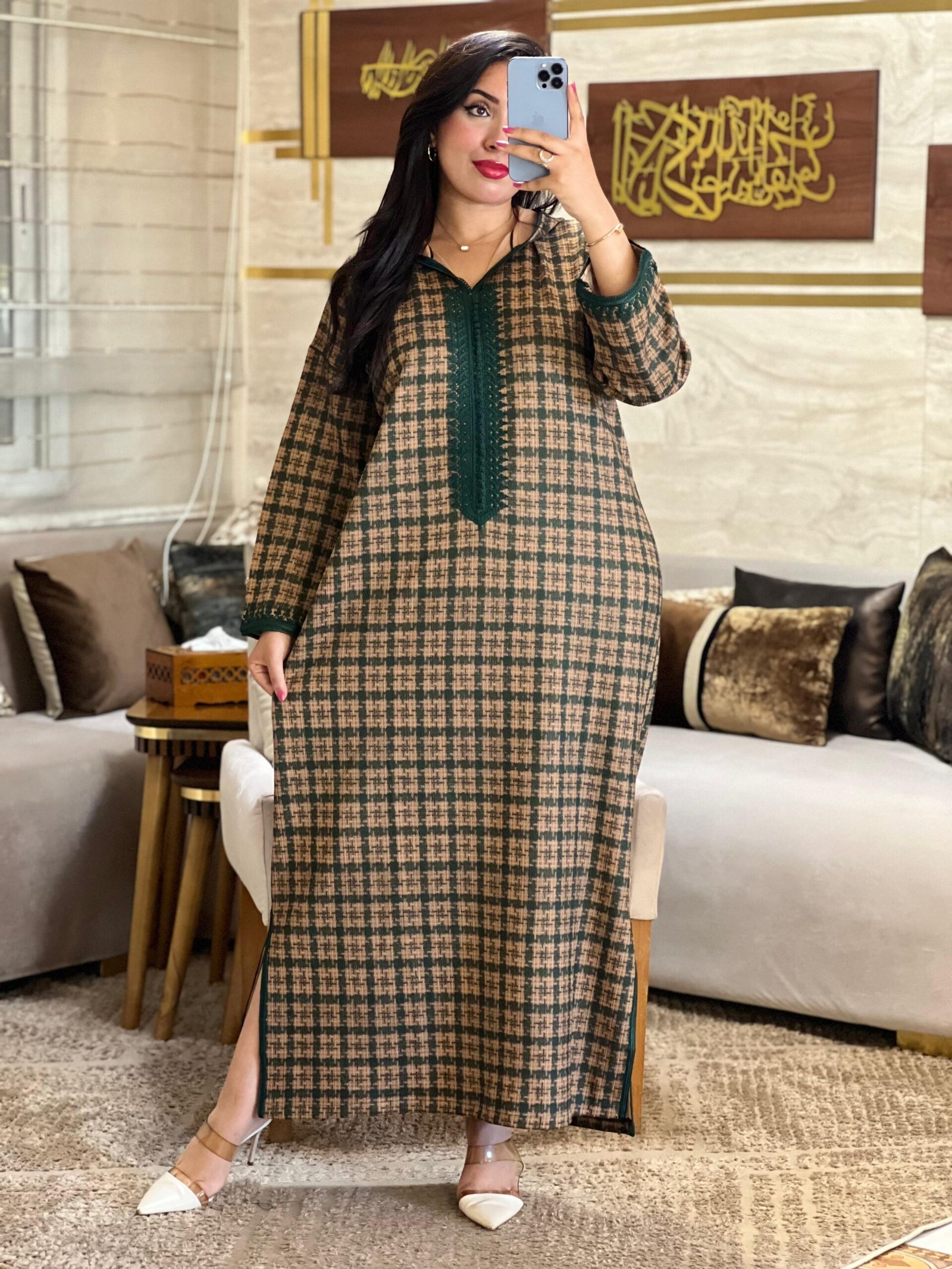 جلابة نسائية صوف مستوردة – نقشة كارو عصرية