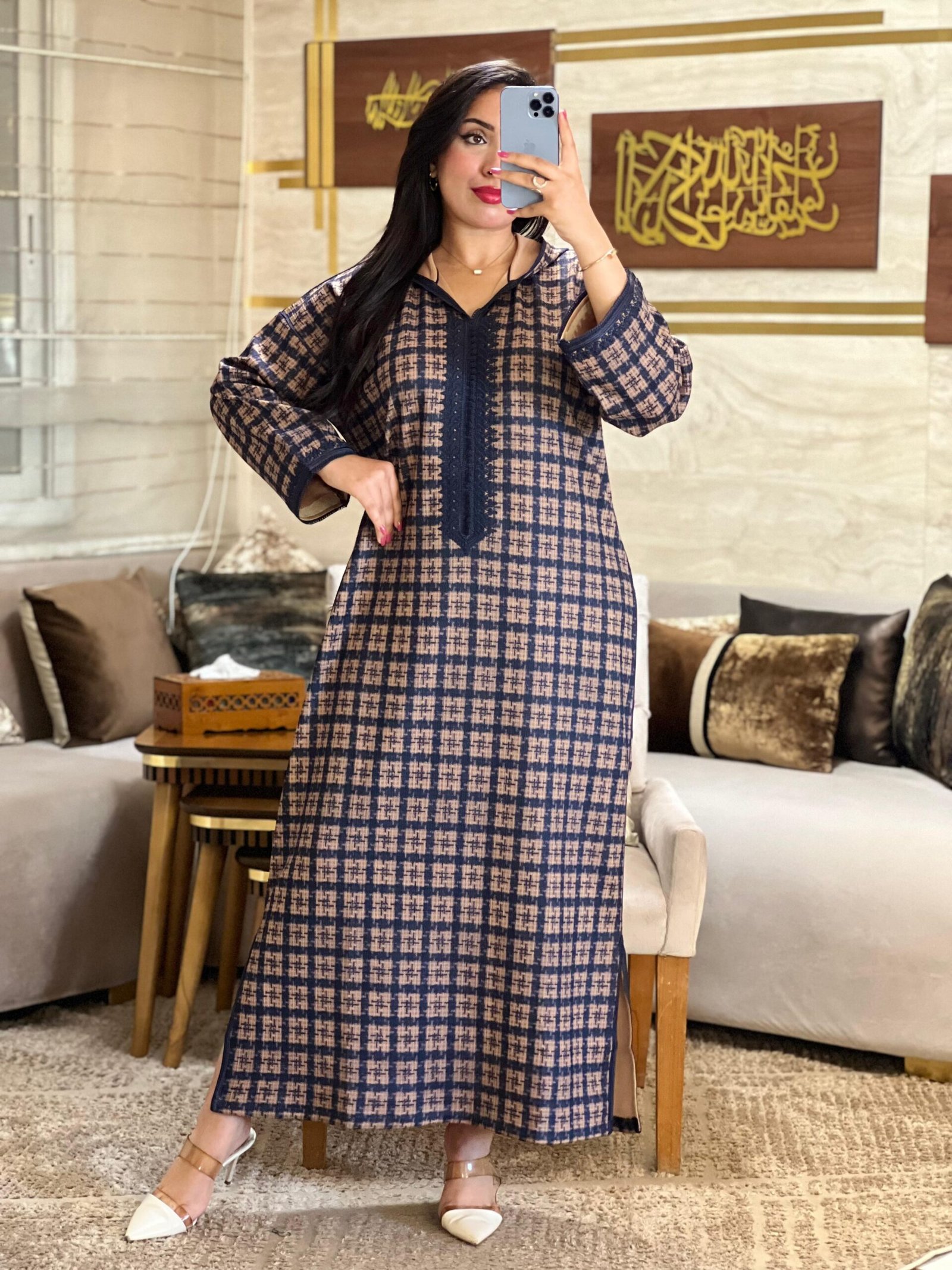 جلابة نسائية صوف مستوردة – نقشة كارو عصرية