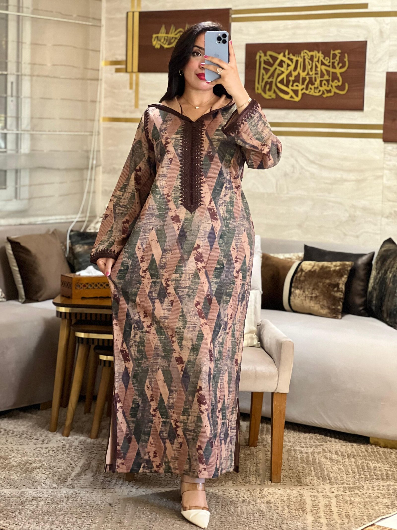 جلابة نسائية صوف مستوردة – نقشة هندسية فخمة