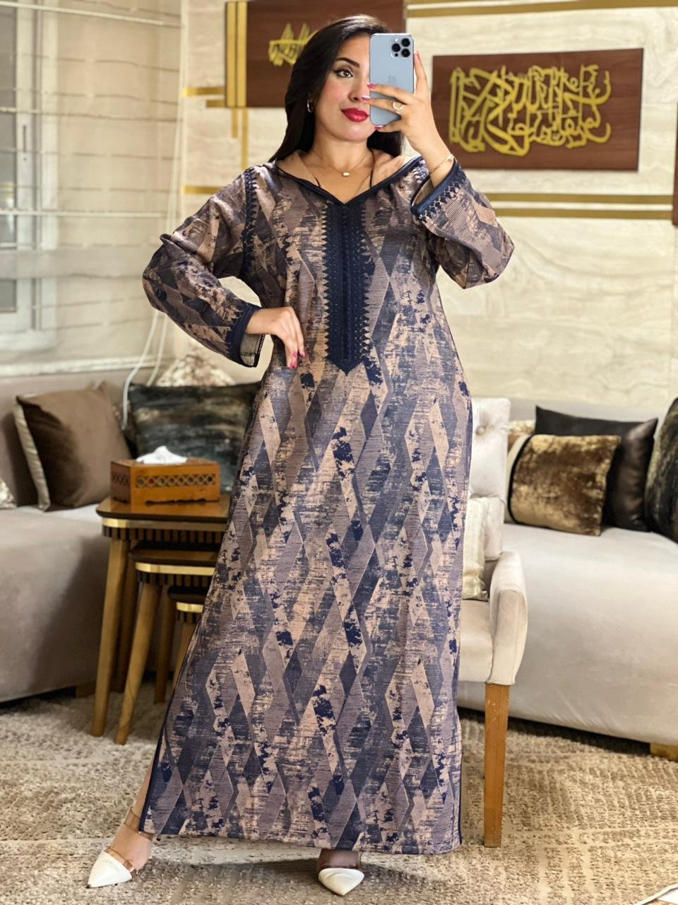 جلابة نسائية صوف مستوردة – نقشة هندسية فخمة