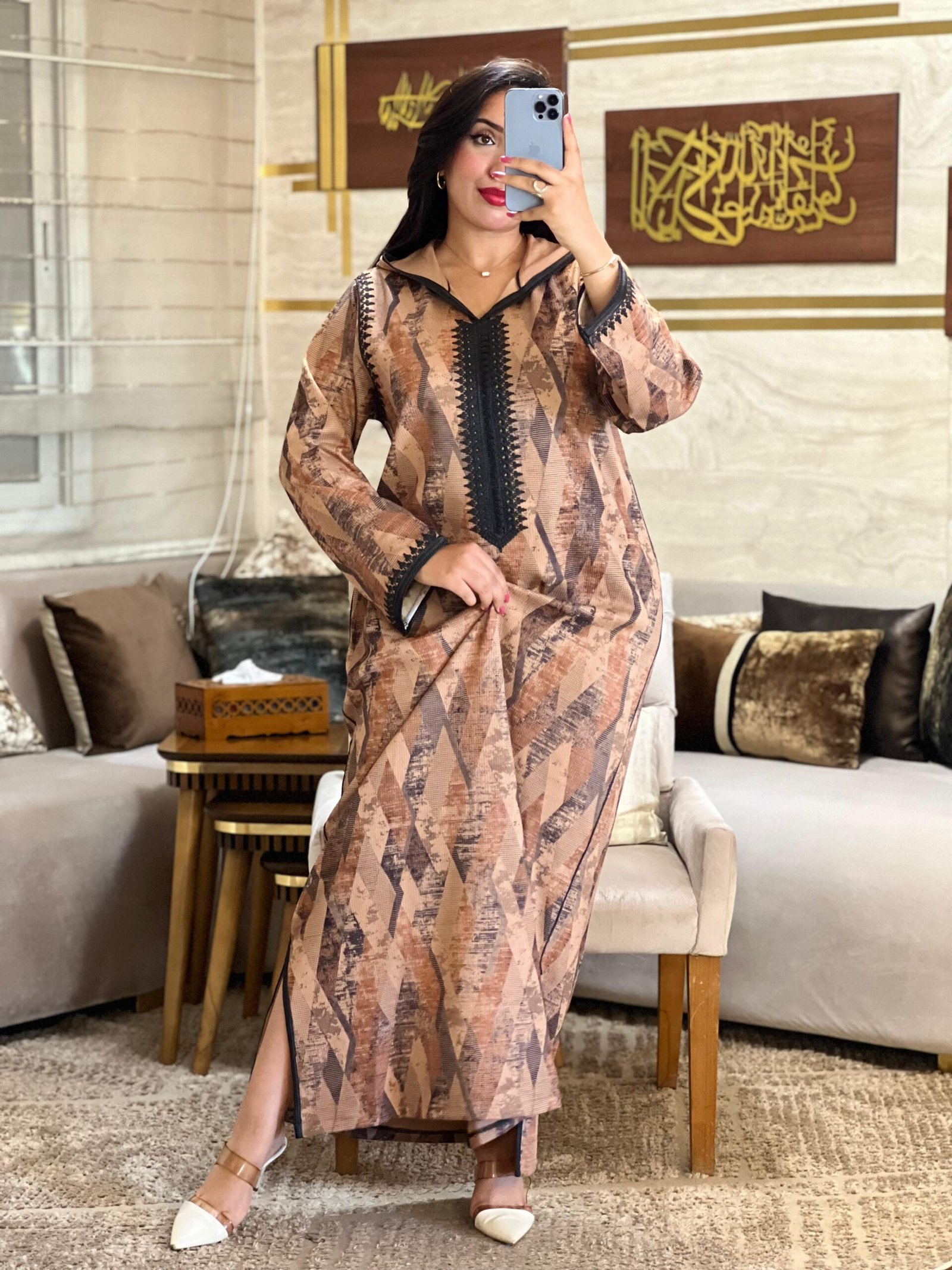 جلابة نسائية صوف مستوردة – نقشة هندسية فخمة