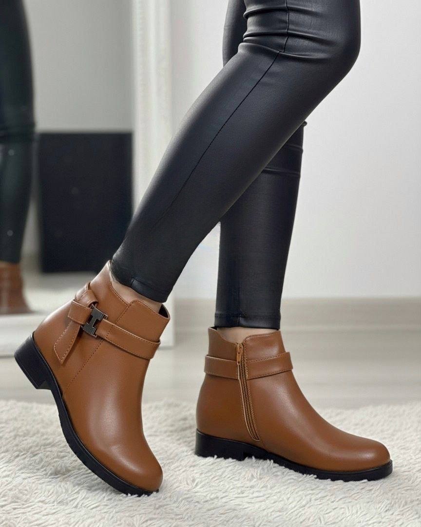 بوت papillon عصري وأنيق