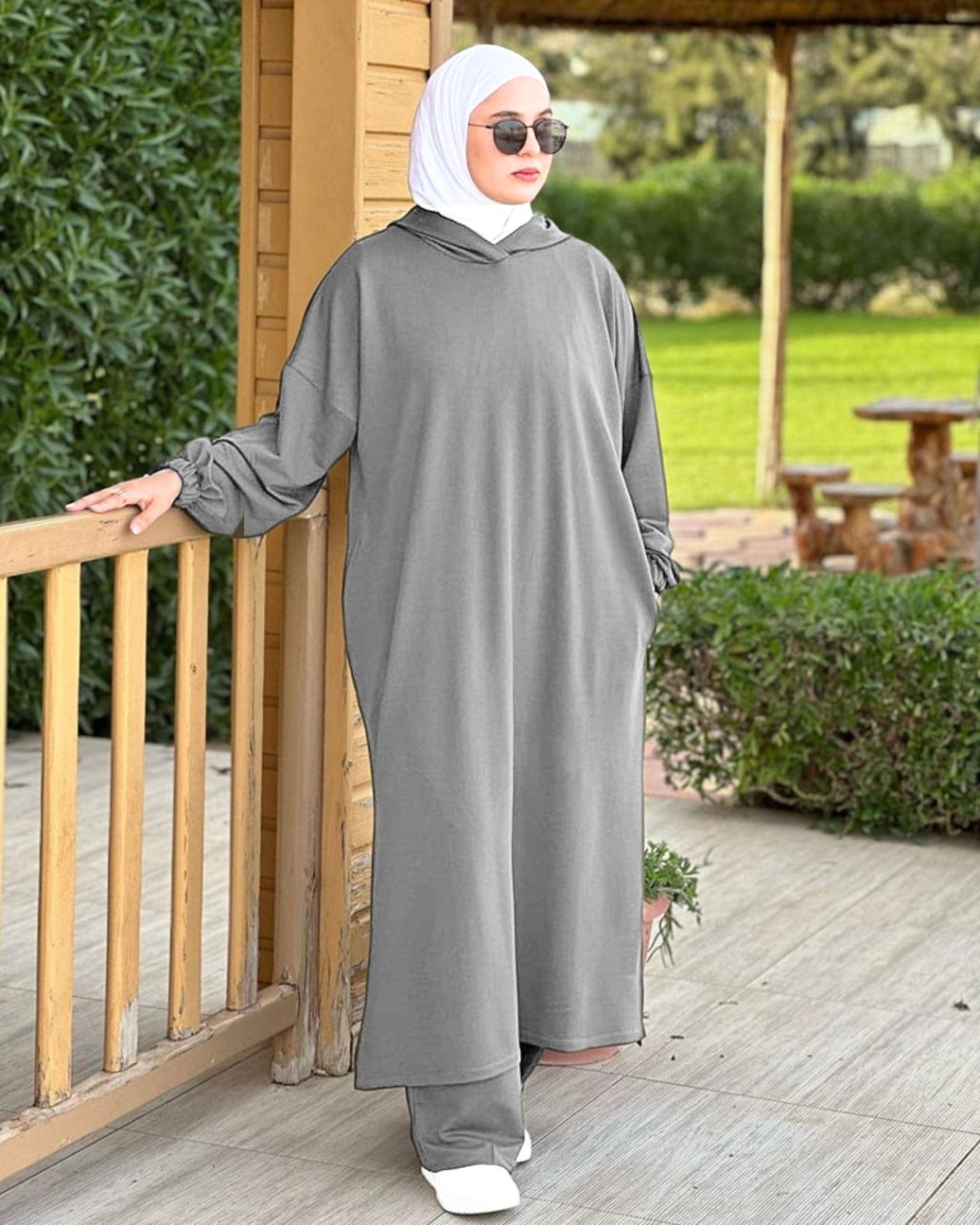 طقم نسائي عصري ومحتشم للمحجبات وغير المحجبات – أناقة عملية لكل يوم